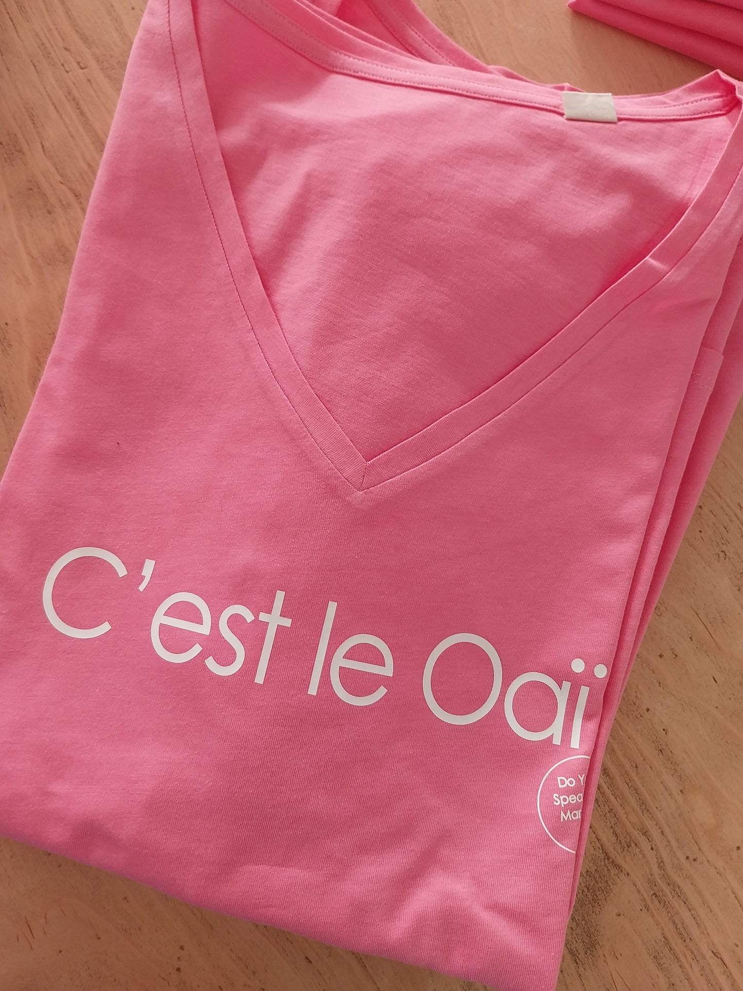 Tee-shirt en V C'est le Oaï